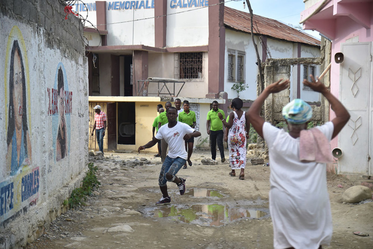 Au moins 12 morts en Haïti lors d'un séisme de magnitude 5,9 Au moins 12 morts en Haïti lors d'un séisme de magnitude 5,9