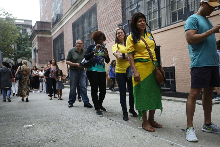 Présidentielle au Brésil: duel incertain Bolsonaro/Haddad au 2e tour Présidentielle au Brésil: duel incertain Bolsonaro/Haddad au 2e tour