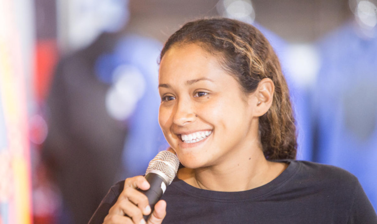 Vahine Fierro a tout pour réussir à intégrer le world championship tour Vahine Fierro a tout pour réussir à intégrer le world championship tour