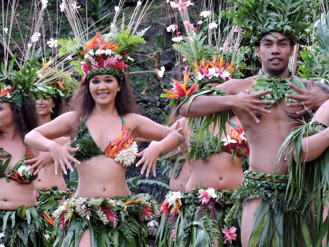 "Afin de protéger notre danse, ses origines et sa pratique, nous souhaitons que l'Unesco l'intègre au sein de la liste du patrimoine culturel immatériel", souligne Heremoana Maamaatuaiahutapu, ministre de la Culture