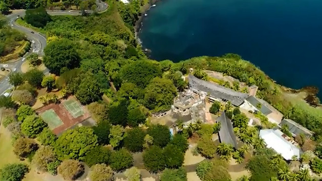 Capture d'écran de la vidéo réalisée par Sotheby's présentant le terrain de l'hôtel du Tahara'a
