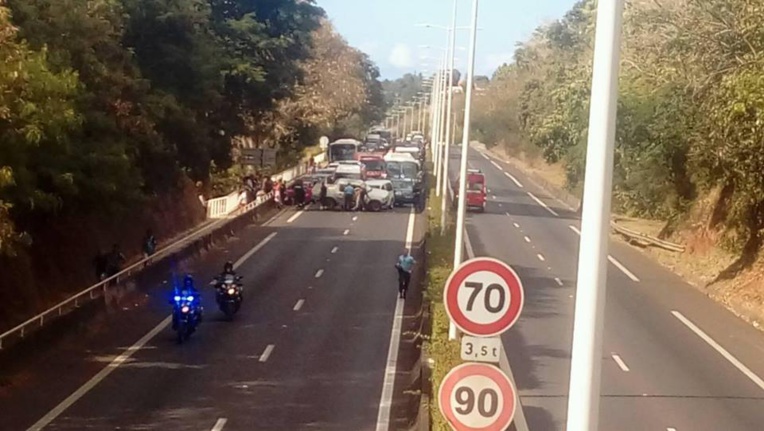 Un accident occasionne de gros embouteillages Un accident occasionne de gros embouteillages