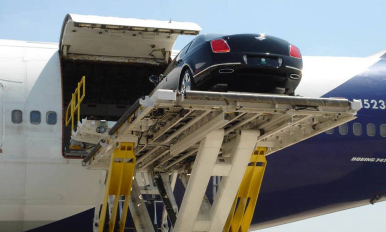 Après les Maserati, la Papouasie s'offre des Bentley pour le sommet de l'Apec