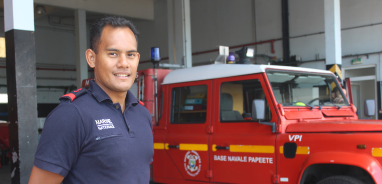Samuel est réserviste de la Marine nationale à la base navale de Papeete. Samuel est réserviste de la Marine nationale à la base navale de Papeete.