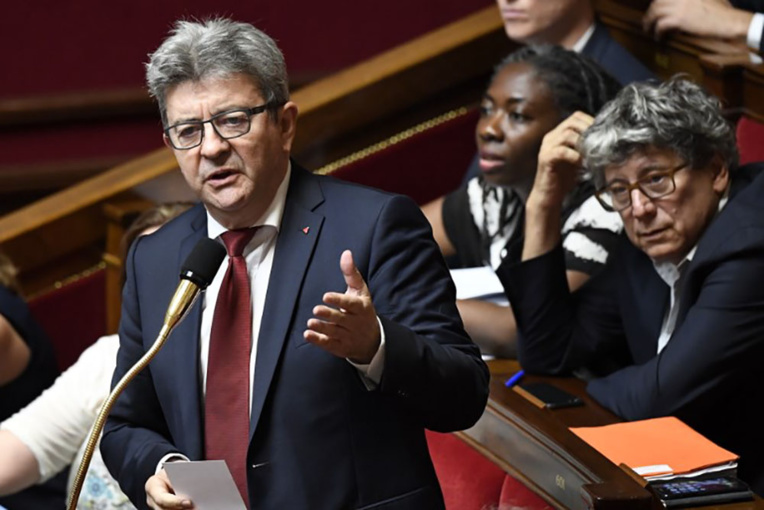 Mélenchon, entendu par la police anticorruption, se défend de toute "obstruction" Mélenchon, entendu par la police anticorruption, se défend de toute "obstruction"