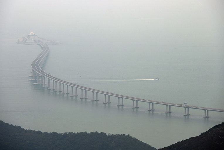 De Hong Kong à Macao sur le plus long pont maritime au monde