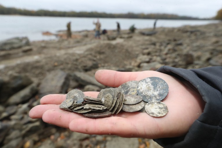 Hongrie: un trésor du 18e siècle trouvé dans le Danube asséché
