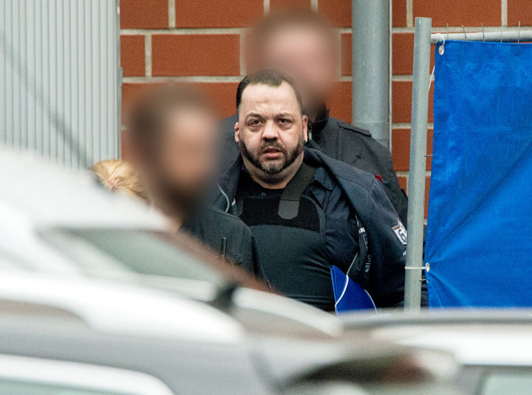 Un ancien infirmier avoue cent meurtres en Allemagne à son procès Un ancien infirmier avoue cent meurtres en Allemagne à son procès