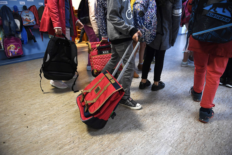 Des policiers dans les écoles: profs et chefs d'établissement dubitatifs