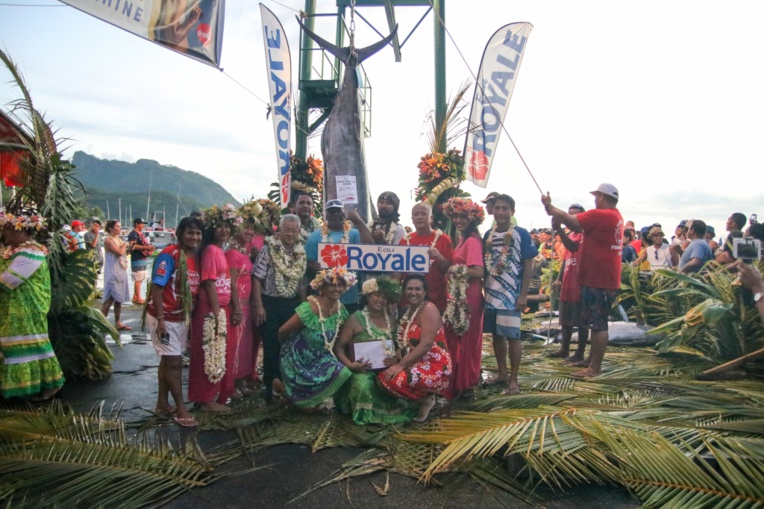 Un concours de pêche en attendant le départ de la Hawaiki Nui Va'a