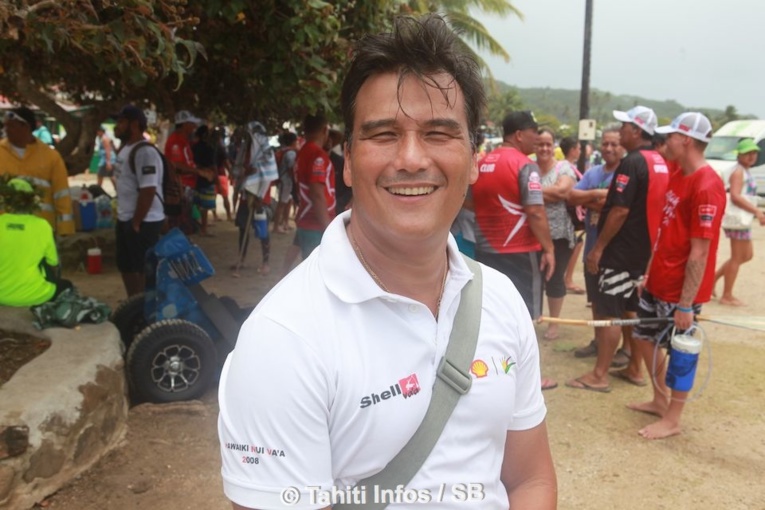 Patrick Moux encadrant de Shell Va'a