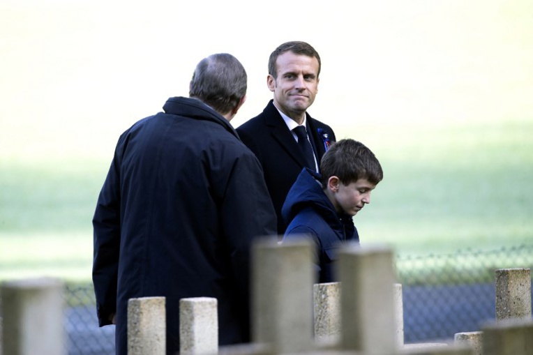 Macron interpellé sur le pouvoir d'achat en pleine commémoration de la Grande Guerre Macron interpellé sur le pouvoir d'achat en pleine commémoration de la Grande Guerre