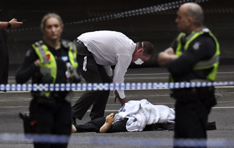 Australie: une attaque terroriste au couteau fait un mort à Melbourne