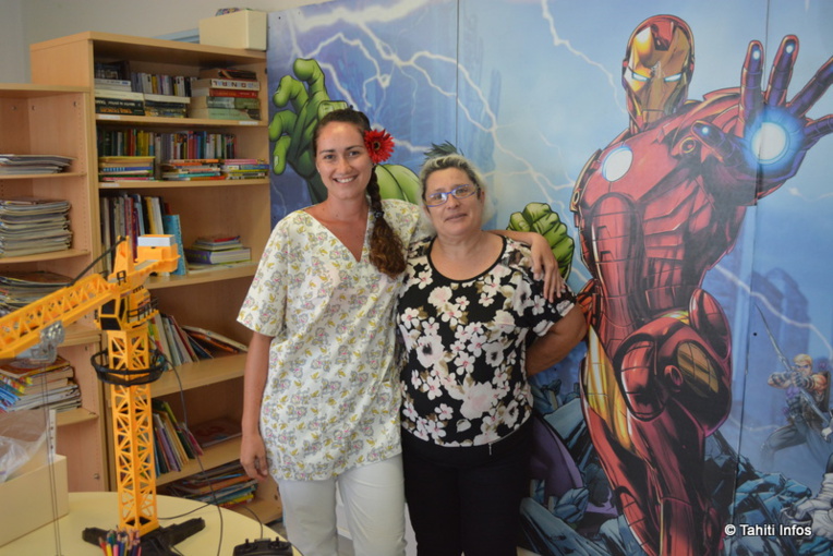 Chantal Laroussie, la seule maître-tailleur de Polynésie, avec sa modèle Chantal Laroussie, la seule maître-tailleur de Polynésie, avec sa modèle