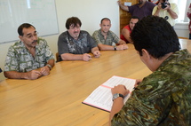 Les syndicats A Tia I Mua et CSTP-FO signent le protocole de fin de conflit avec le ministre de la solidarité