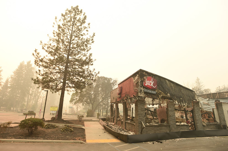 Incendie: 42 morts, de loin le pire bilan de l'histoire de la Californie Incendie: 42 morts, de loin le pire bilan de l'histoire de la Californie