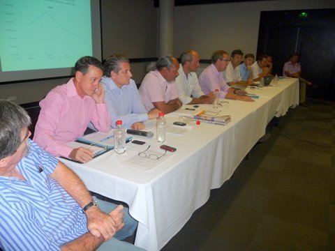 Les professionnels de l'hôtellerie , de la restauration et de la distribution "bloquent" sur les nouvelles lois fiscales.