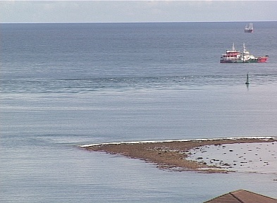 Le retrait de la mer, est impressionnant, vue du lagon de Faa'a Photo Thomas Chabrol TNTV