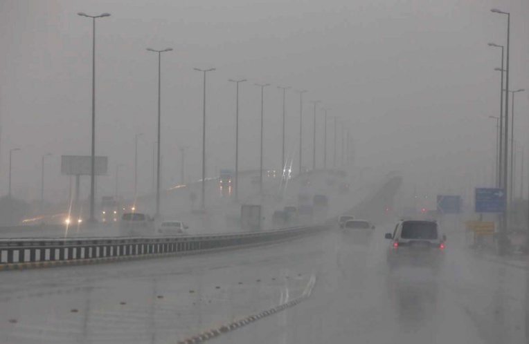 Le Koweït suspend ses vols aériens après des pluies torrentielles Le Koweït suspend ses vols aériens après des pluies torrentielles