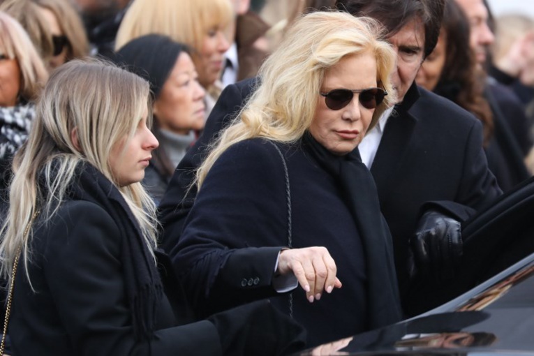 Sylvie Vartan va sortir un album de reprises de Johnny Hallyday, "Avec toi..." Sylvie Vartan va sortir un album de reprises de Johnny Hallyday, "Avec toi..."
