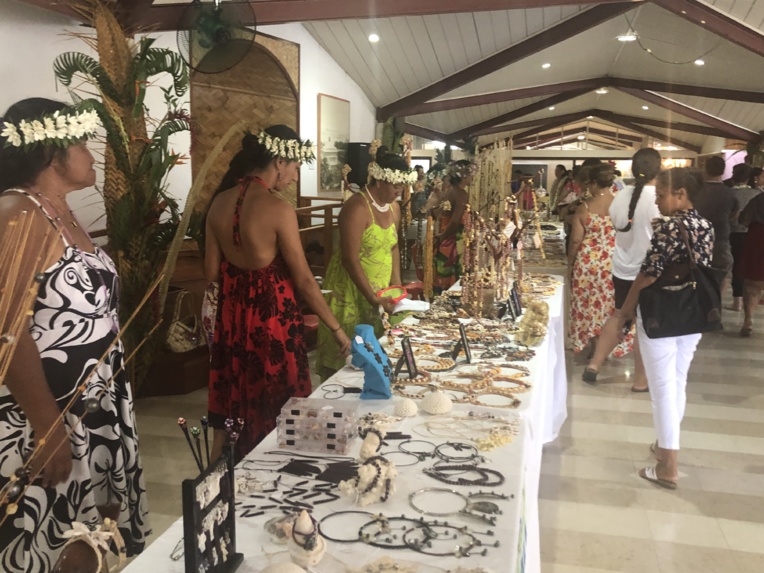 Les artisans des Tuamotu Gambier à l'honneur à l'assemblée Les artisans des Tuamotu Gambier à l'honneur à l'assemblée