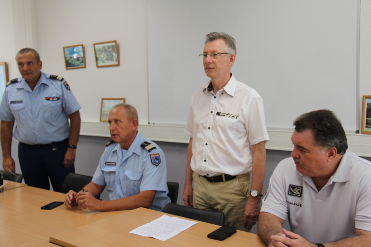 Les trafiquants d’ice qui « pensent pouvoir se réfugier à l’étranger » se « trompent lourdement » Les trafiquants d’ice qui « pensent pouvoir se réfugier à l’étranger » se « trompent lourdement »