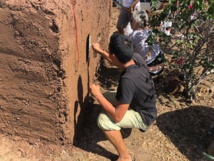 Construire grâce à des sacs de terre Construire grâce à des sacs de terre
