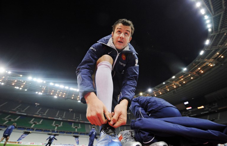 Lutte contre l'homophobie: lacets arc-en-ciel pour le XV de France face aux Fidji Lutte contre l'homophobie: lacets arc-en-ciel pour le XV de France face aux Fidji