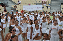 Plusieurs centaines de danseurs disent non au ministre Mita Teriipaia
