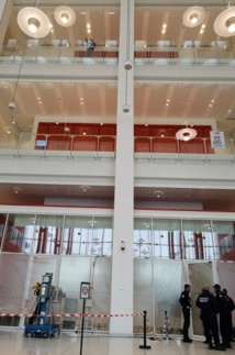 Tentative de suicide au nouveau tribunal de Paris, critiqué dans sa conception