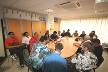 Visite de courtoisie du Capitaine du Tûranor PlanetSolar