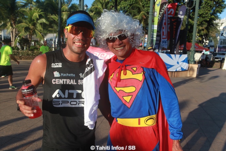 Belle troisième place pour Winsy Tama, ici avec le champion de marathon Tutea Degage Belle troisième place pour Winsy Tama, ici avec le champion de marathon Tutea Degage