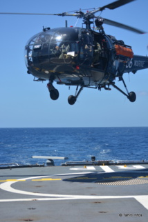 Cet hélicoptère Alouette III part en reconnaissance jusqu'à 40 miles nautique du Prairial, étendant considérablement la zone surveillée. Cet hélicoptère Alouette III part en reconnaissance jusqu'à 40 miles nautique du Prairial, étendant considérablement la zone surveillée.