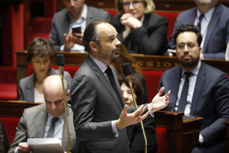 "Gilets jaunes": Philippe annonce plusieurs mesures pour "ramener l'apaisement"