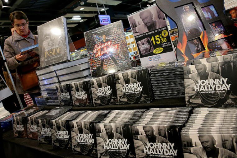 Téléthon: le dernier double album de diamant de Johnny aux enchères Téléthon: le dernier double album de diamant de Johnny aux enchères
