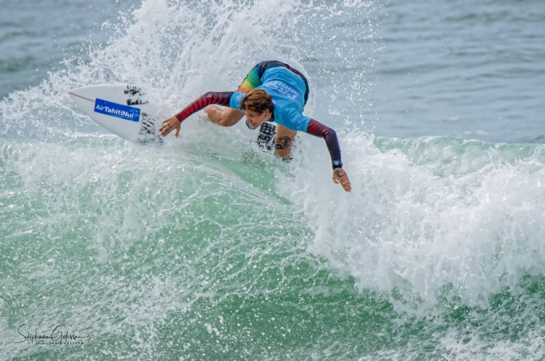 Karelle Poppke est considérée par certains comme notre meilleure surfeuse tahitienne Karelle Poppke est considérée par certains comme notre meilleure surfeuse tahitienne
