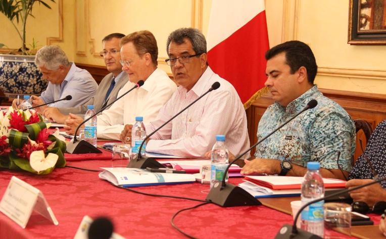 14,2 milliards Fcfp d’investissements partenariaux Etat-Pays en 2019 14,2 milliards Fcfp d’investissements partenariaux Etat-Pays en 2019