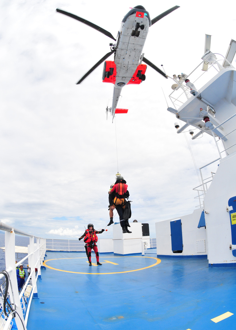 4. Hélitreuillage depuis le top deck