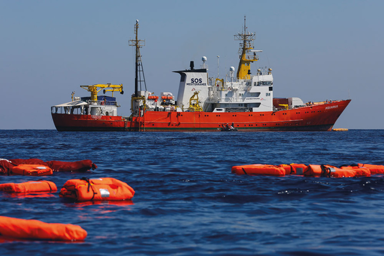 Migrants: MSF et SOS Méditerranée vont "mettre un terme" aux activités de l'Aquarius Migrants: MSF et SOS Méditerranée vont "mettre un terme" aux activités de l'Aquarius