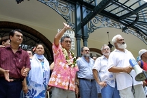 Oscar Temaru à la Présidence en 2004.
