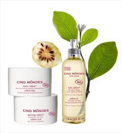 Cinq Mondes Avec plus de 500 000 soins réalisés par an, Cinq Mondes se définit comme le leader français du Spa. La marque s’est inspirée de la tradition polynésienne pour créer sa nouvelle gamme de cosmétiques composée de 5 produits.