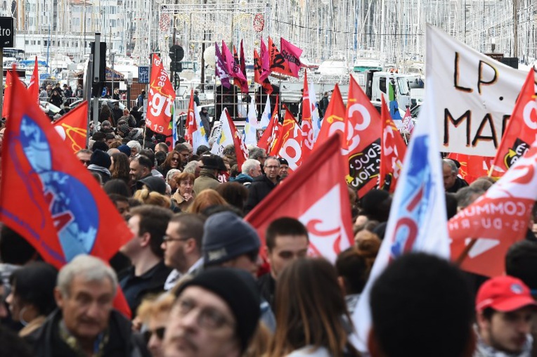 La CGT bat le pavé dans le calme pour tenter de se faire entendre