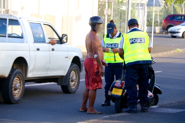 Contrôles routiers : 77 infractions relevées à Arue et Faa'a Contrôles routiers : 77 infractions relevées à Arue et Faa'a