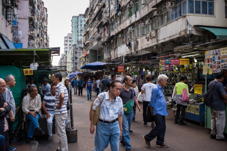 Hong Kong: il fait tomber l'argent du ciel mais il est arrêté Hong Kong: il fait tomber l'argent du ciel mais il est arrêté