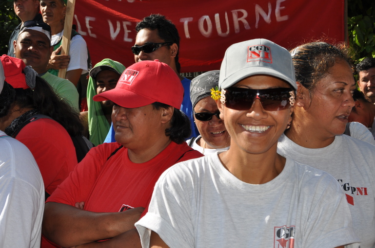 Une mobilisation qui se passe avec le sourire, à la Polynésienne!