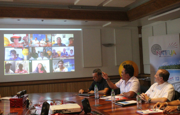 Des représentants de chaque île étaient "présents" virtuellement. Des représentants de chaque île étaient "présents" virtuellement.