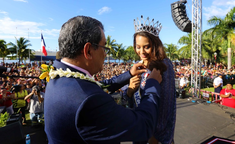 Vaimalama Chaves, chevalier de l’ordre de Tahiti Nui