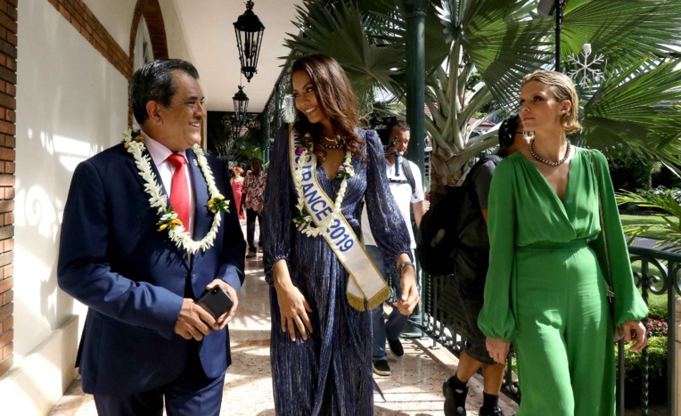 Vaimalama Chaves, chevalier de l’ordre de Tahiti Nui Vaimalama Chaves, chevalier de l’ordre de Tahiti Nui