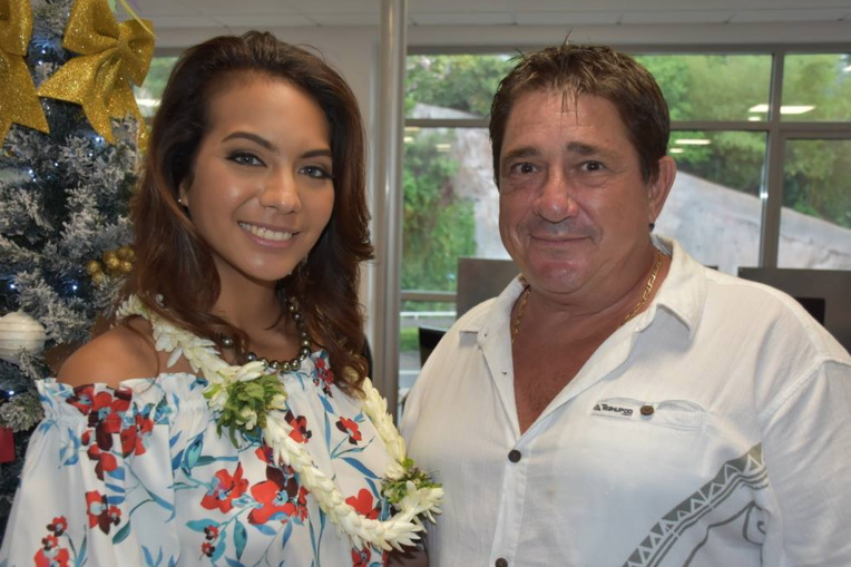 Alain, un chef heu-reux d'accueillir pareille visiteuse Alain, un chef heu-reux d'accueillir pareille visiteuse