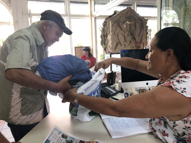 Vêtements et denrées alimentaires, un important afflux de dons au presbytère de la Cathédrale Vêtements et denrées alimentaires, un important afflux de dons au presbytère de la Cathédrale